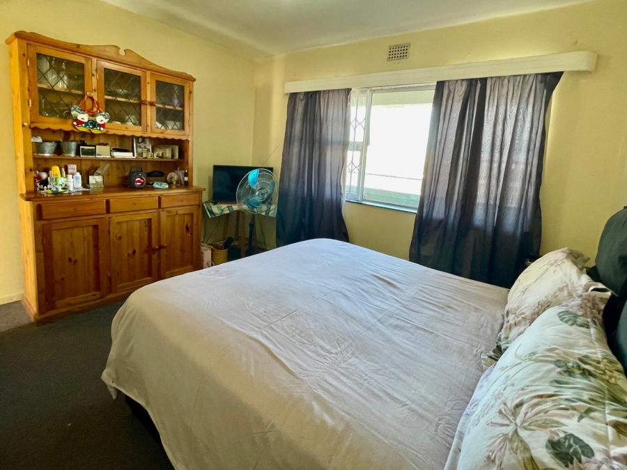 1 Bedroom Property for Sale in Oostersee Western Cape